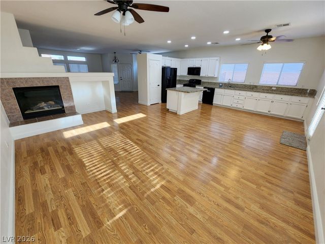 32 Hatten Bay Street, Henderson, NV 89012