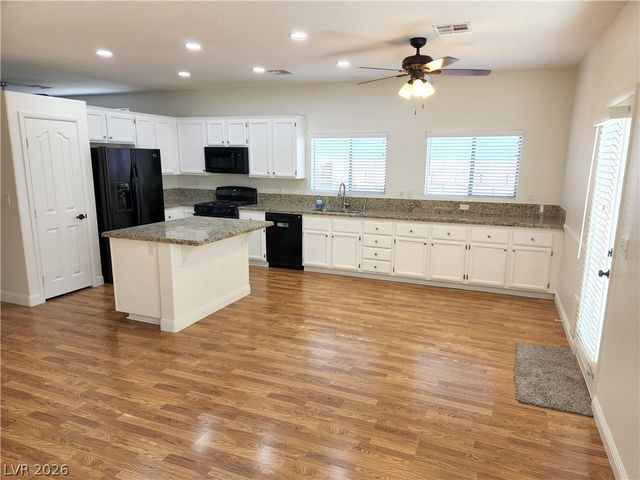 32 Hatten Bay Street, Henderson, NV 89012
