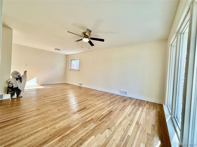 35244 Rutherford Street, Clinton Township, MI 48035