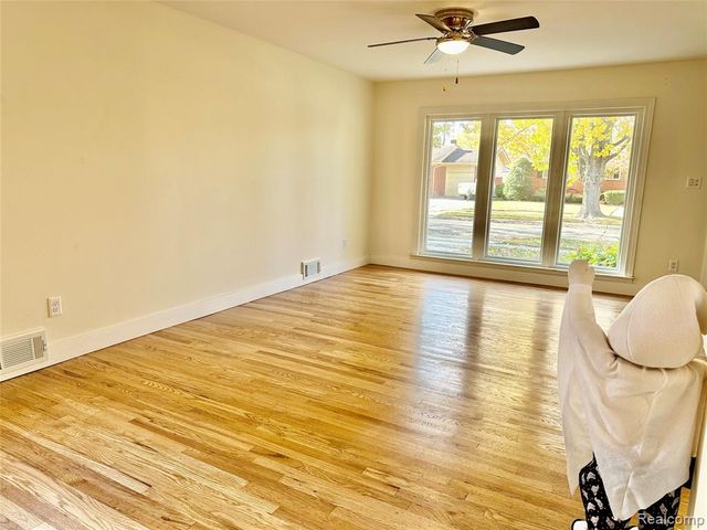 35244 Rutherford Street, Clinton Township, MI 48035