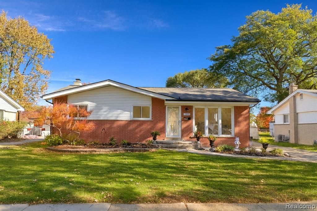 35244 Rutherford Street, Clinton Township, MI 48035