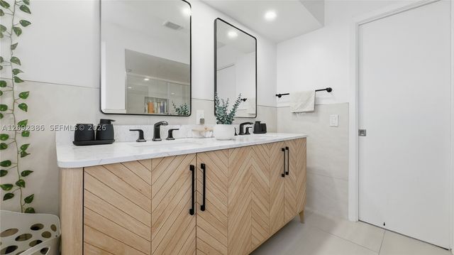 3202 Harrison St 0, Hollywood, FL 33021