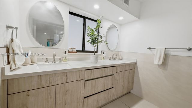 3202 Harrison St 0, Hollywood, FL 33021