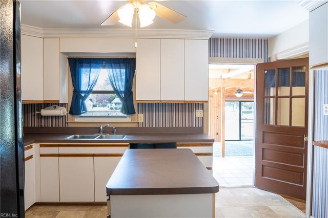8335 Little England RD, Hayes, VA 23072