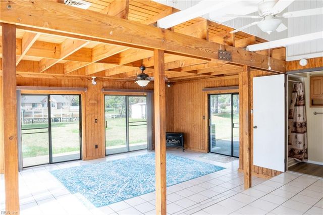 8335 Little England RD, Hayes, VA 23072