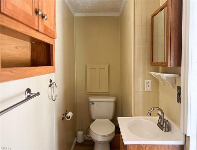 8335 Little England RD, Hayes, VA 23072