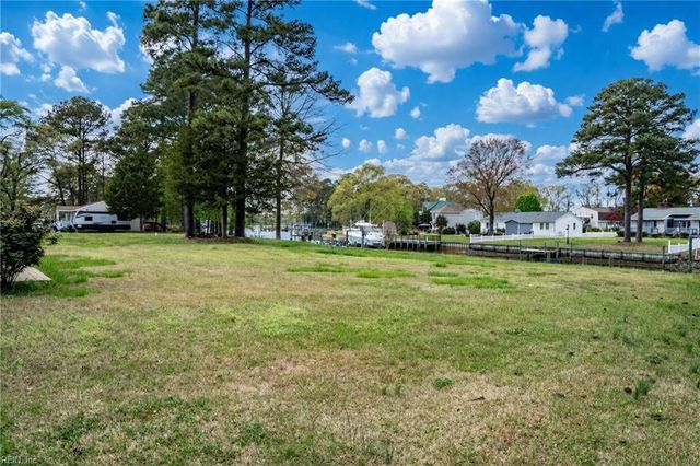 8335 Little England RD, Hayes, VA 23072