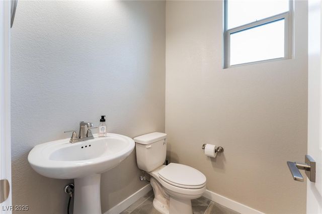 654 Amethyst Point Way, Las Vegas, NV 89138