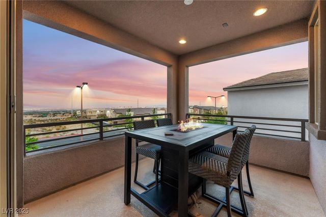 654 Amethyst Point Way, Las Vegas, NV 89138