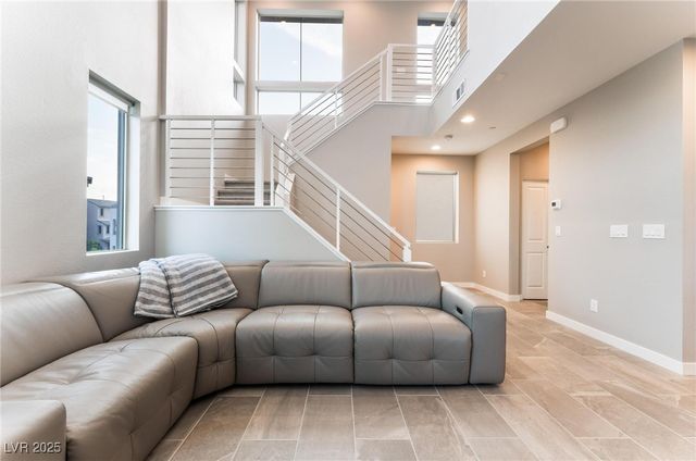 654 Amethyst Point Way, Las Vegas, NV 89138