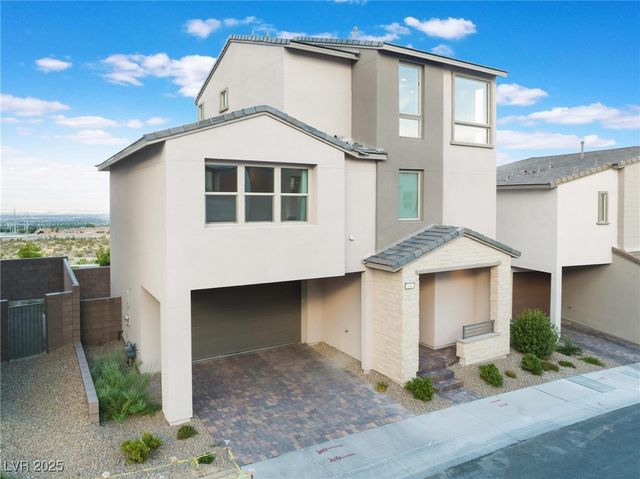 654 Amethyst Point Way, Las Vegas, NV 89138