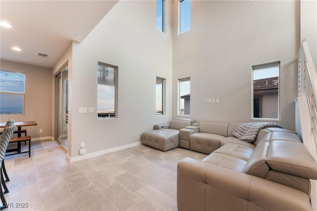 654 Amethyst Point Way, Las Vegas, NV 89138