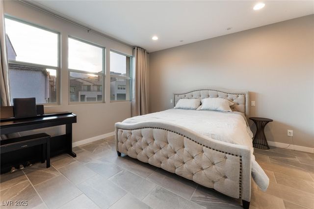 654 Amethyst Point Way, Las Vegas, NV 89138