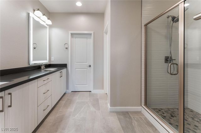 654 Amethyst Point Way, Las Vegas, NV 89138