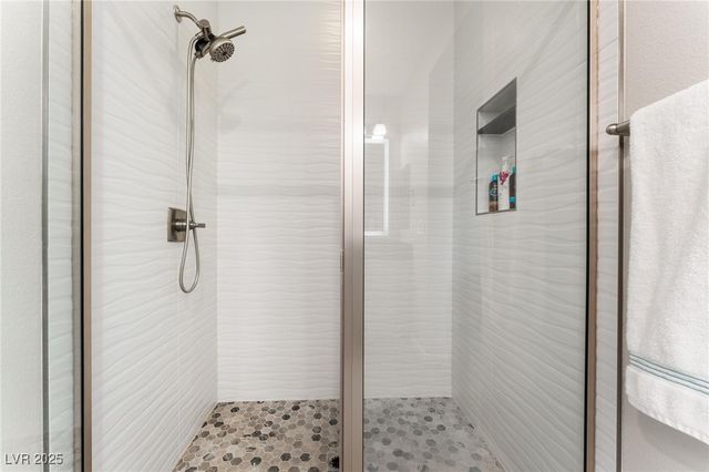 654 Amethyst Point Way, Las Vegas, NV 89138