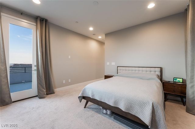 654 Amethyst Point Way, Las Vegas, NV 89138