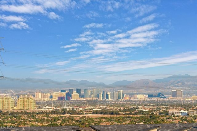 654 Amethyst Point Way, Las Vegas, NV 89138