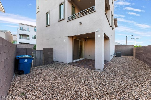 654 Amethyst Point Way, Las Vegas, NV 89138