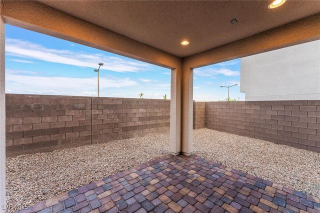 654 Amethyst Point Way, Las Vegas, NV 89138