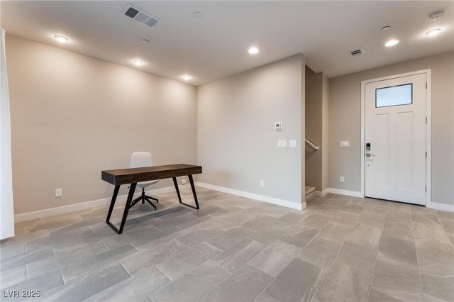 654 Amethyst Point Way, Las Vegas, NV 89138