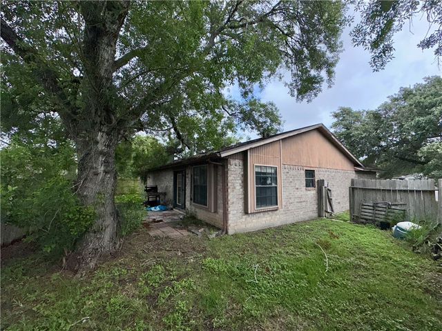 4821 Meadow Vale Cir, Corpus Christi, TX 78413