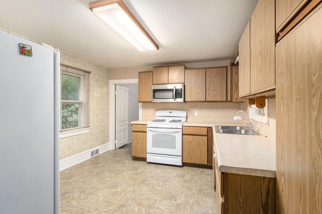 301 Hanover Street, Concord Vllg, MI 49237