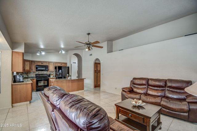 8852 S ASH Avenue, Tempe, AZ 85284