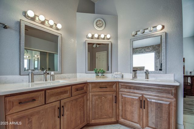 8852 S ASH Avenue, Tempe, AZ 85284