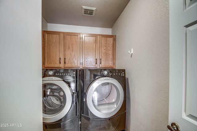 8852 S ASH Avenue, Tempe, AZ 85284