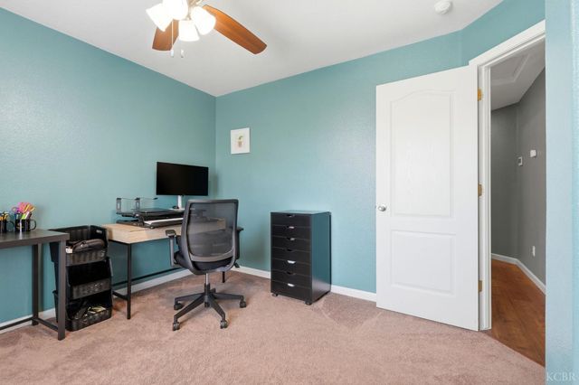 1059 W Ambassador Dr, Hanford, CA 93230