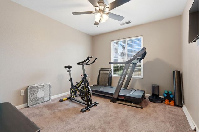 1059 W Ambassador Dr, Hanford, CA 93230