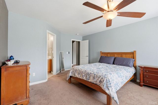 1059 W Ambassador Dr, Hanford, CA 93230