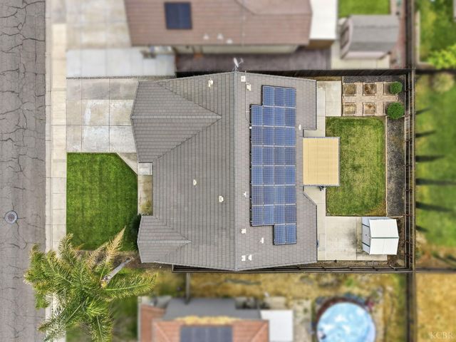 1059 W Ambassador Dr, Hanford, CA 93230