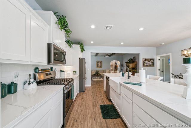7407 S Walnut Avenue, Broken Arrow, OK 74011