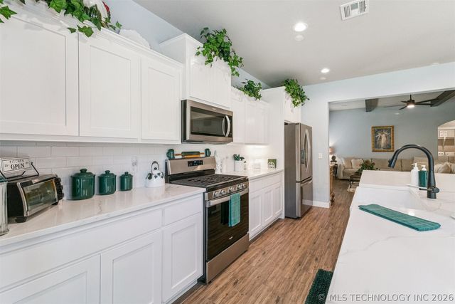 7407 S Walnut Avenue, Broken Arrow, OK 74011