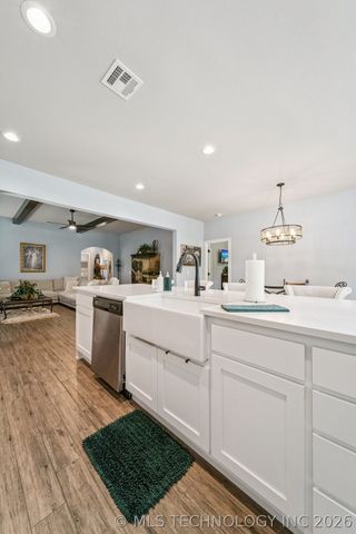 7407 S Walnut Avenue, Broken Arrow, OK 74011