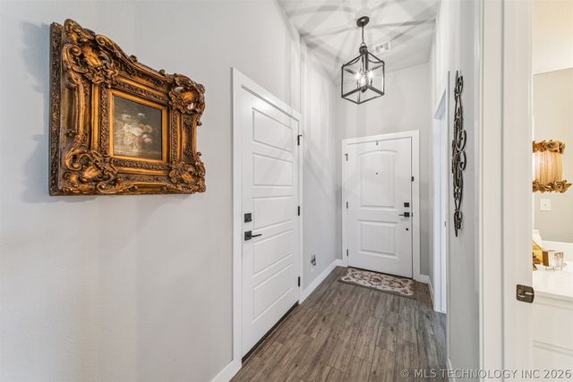 7407 S Walnut Avenue, Broken Arrow, OK 74011