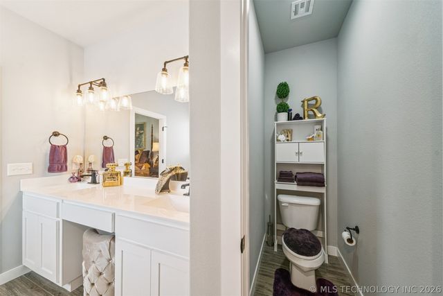 7407 S Walnut Avenue, Broken Arrow, OK 74011