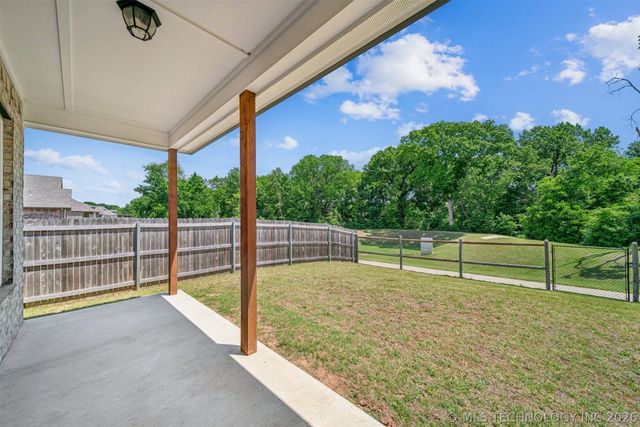 7407 S Walnut Avenue, Broken Arrow, OK 74011