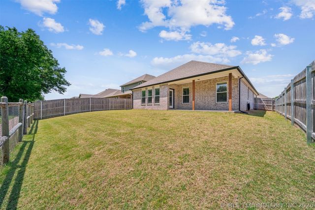 7407 S Walnut Avenue, Broken Arrow, OK 74011