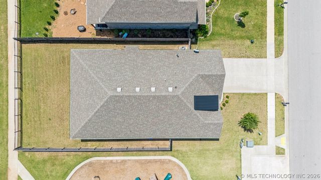 7407 S Walnut Avenue, Broken Arrow, OK 74011