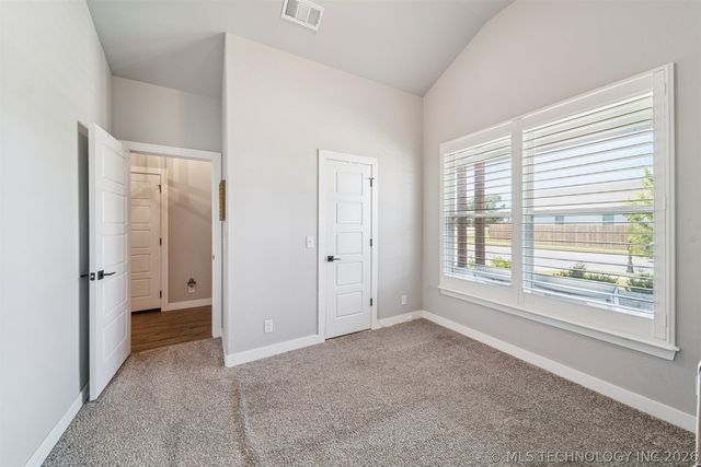 7407 S Walnut Avenue, Broken Arrow, OK 74011