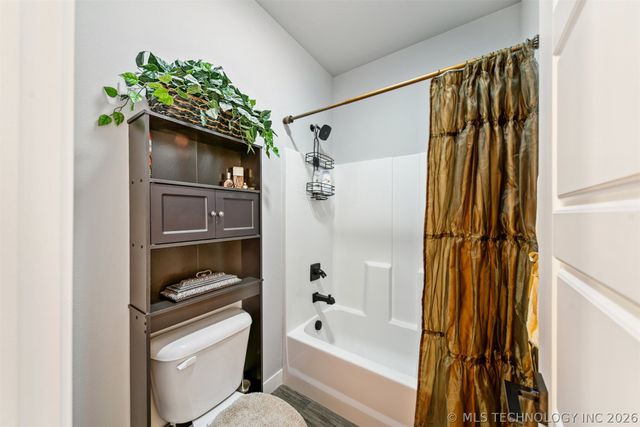 7407 S Walnut Avenue, Broken Arrow, OK 74011