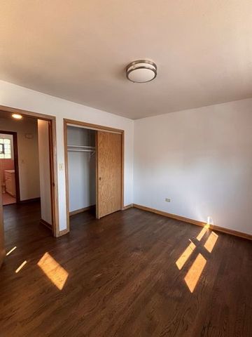 3157 N Lockwood Avenue 2B, Chicago, IL 60641