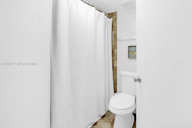 2803 N Oakland Forest Dr 205, Oakland Park, FL 33309