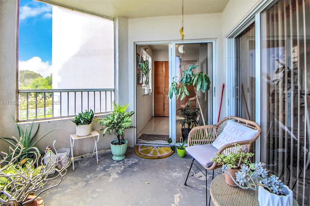 2803 N Oakland Forest Dr 205, Oakland Park, FL 33309