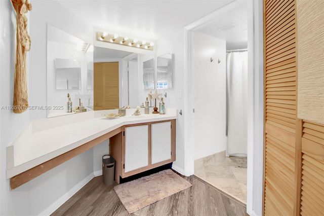 2803 N Oakland Forest Dr 205, Oakland Park, FL 33309