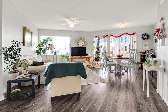 2803 N Oakland Forest Dr 205, Oakland Park, FL 33309