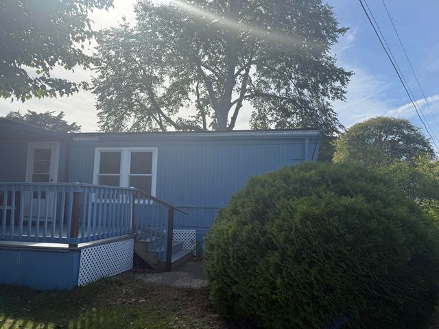 7 4th Avenue, Pocasset, MA 02559