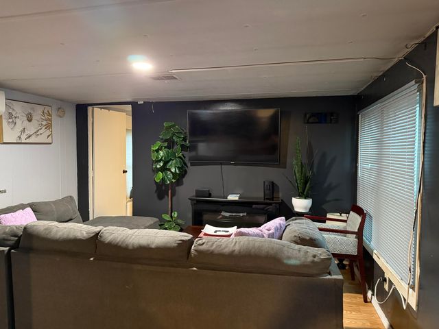 7 4th Avenue, Pocasset, MA 02559